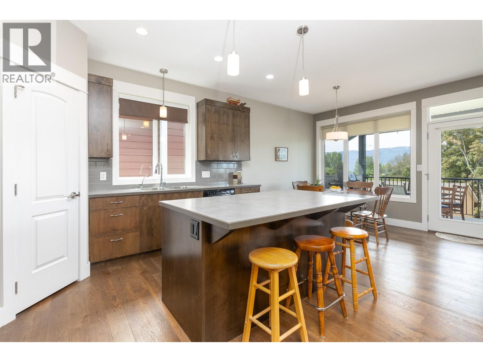 221 24 Street NE - 4