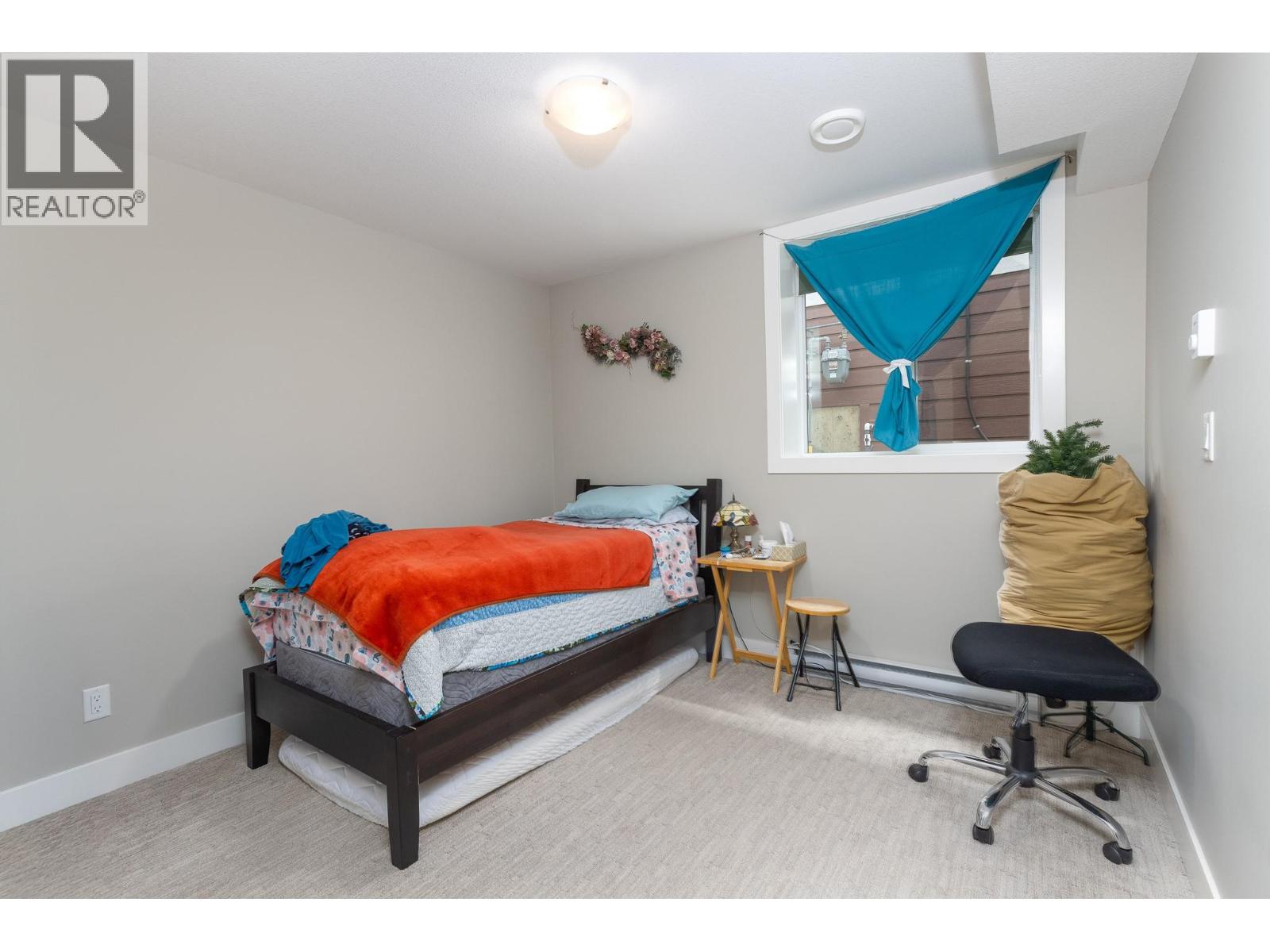 221 24 Street NE - 25