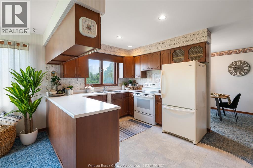575 Talbot ROAD East - 11