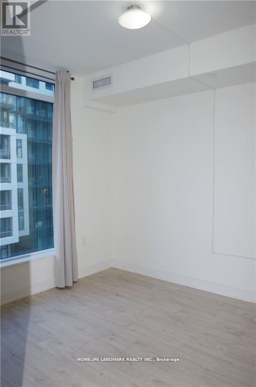 #1113 27 BATHURST STREET - 14