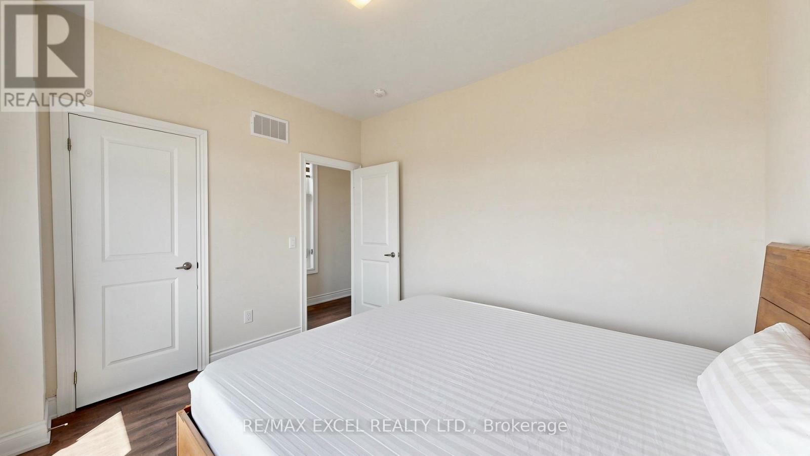 #1 2A MUIR AVENUE - 27