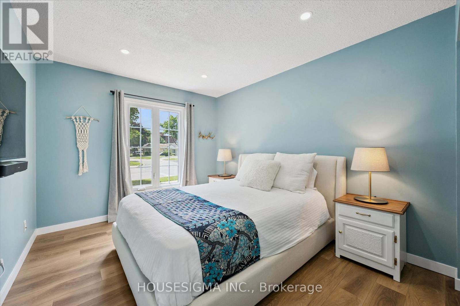 2 KEEWATIN AVENUE - 15