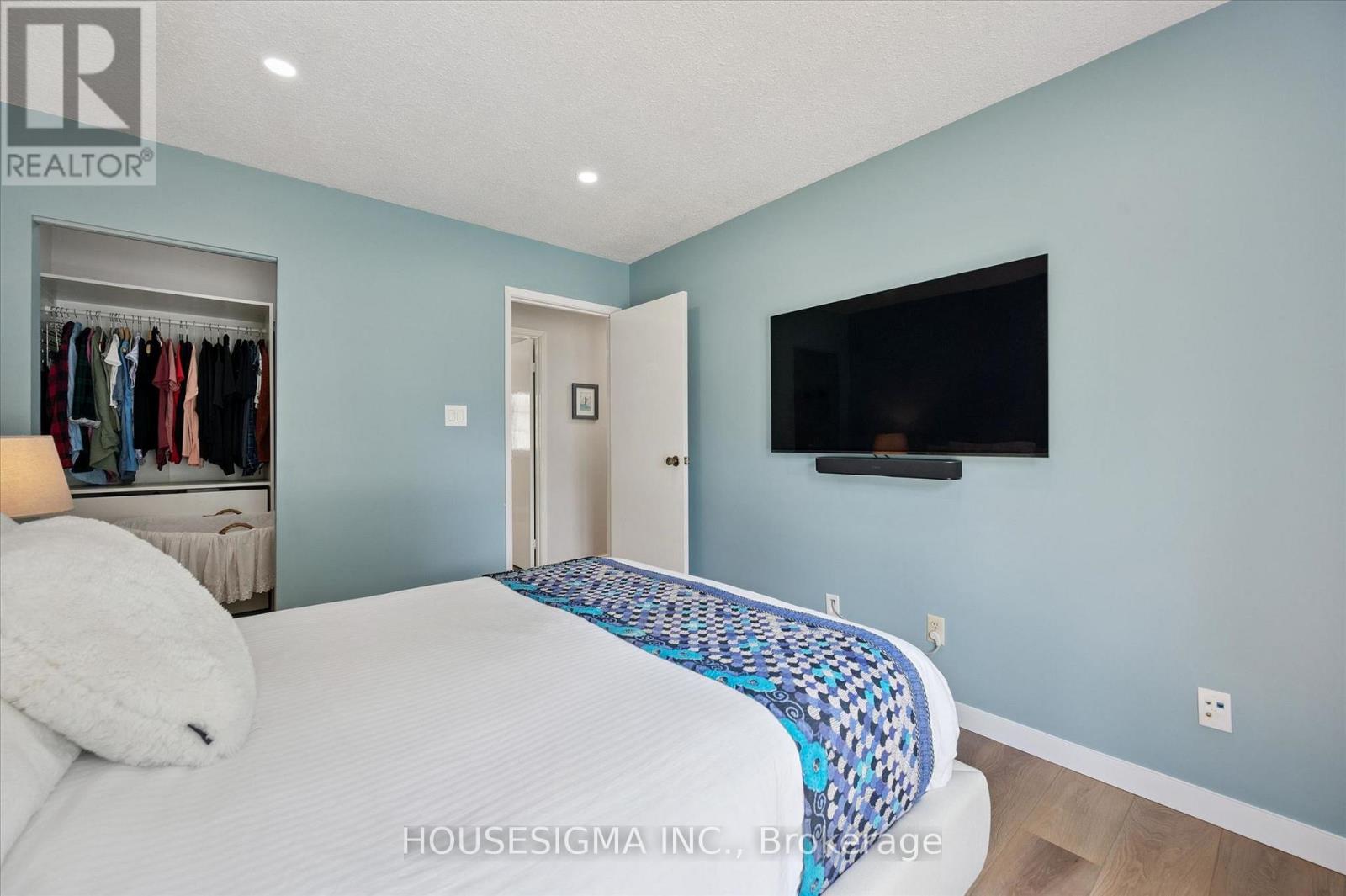 2 KEEWATIN AVENUE - 16