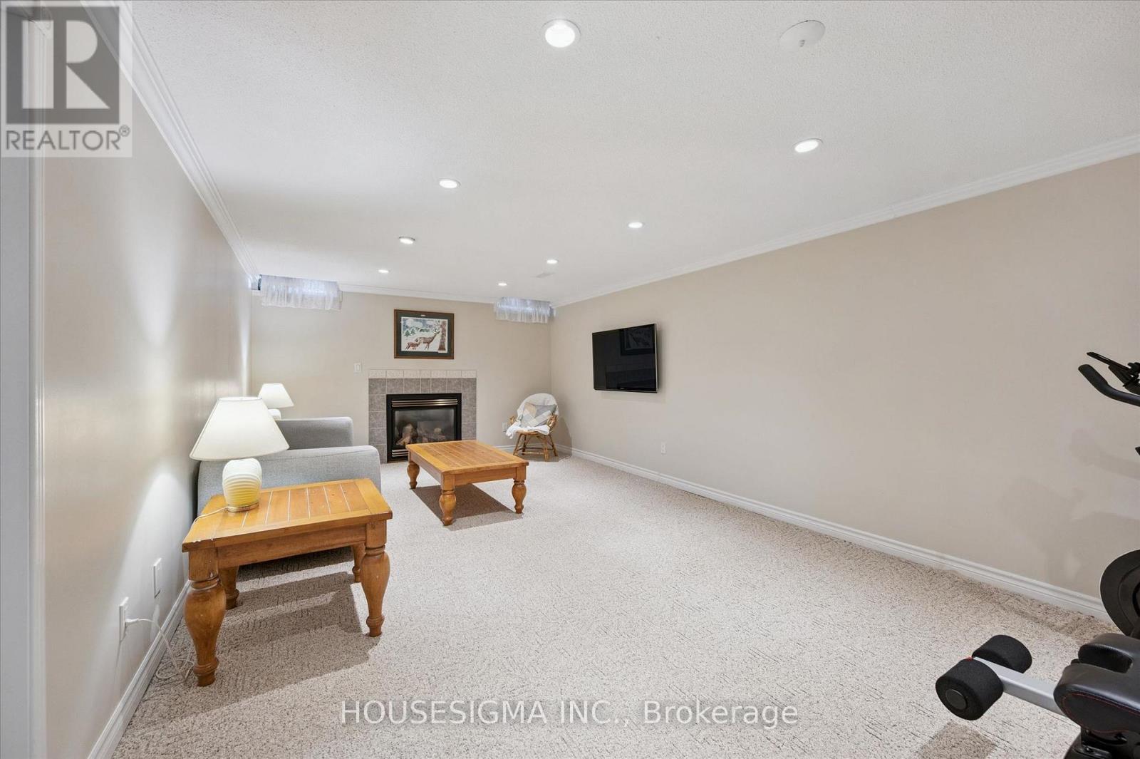 2 KEEWATIN AVENUE - 23