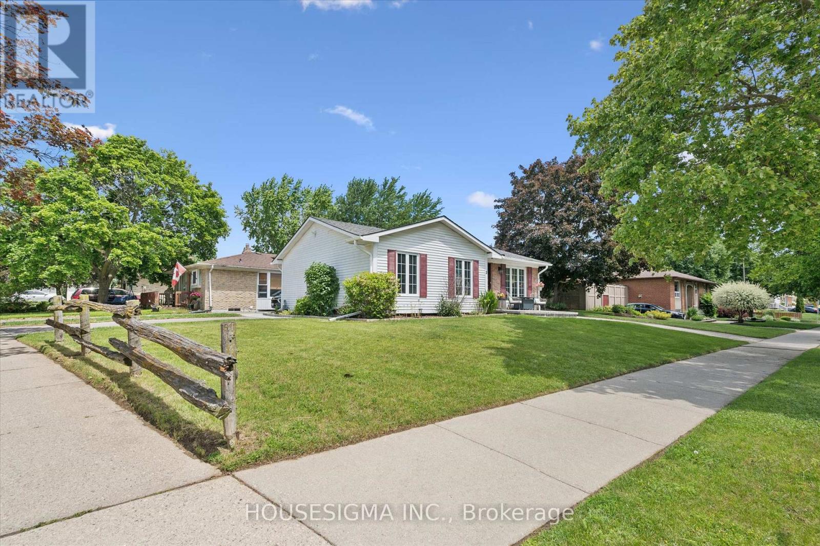 2 KEEWATIN AVENUE - 28