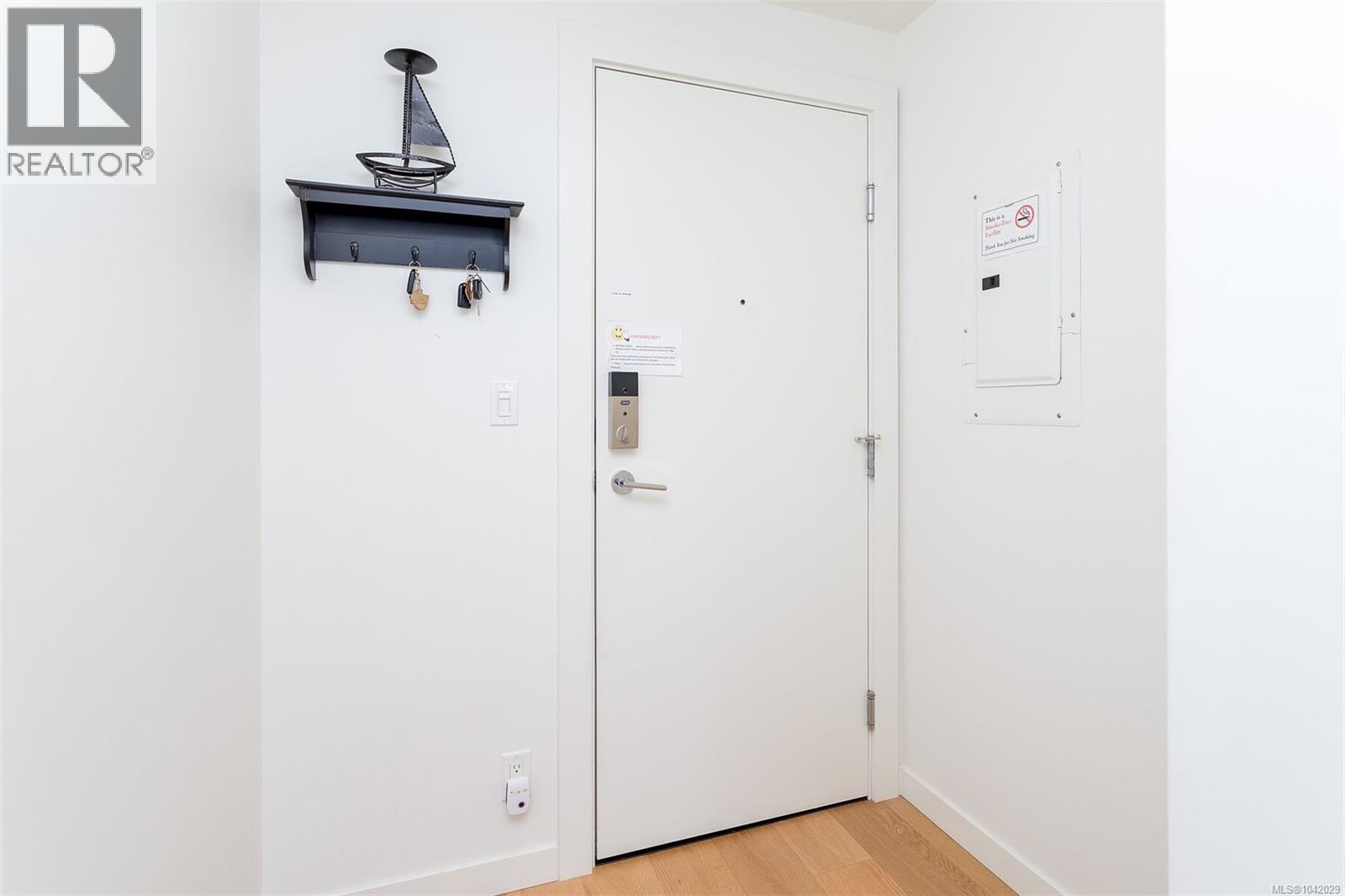 #212B 456 Pandora Ave - 16