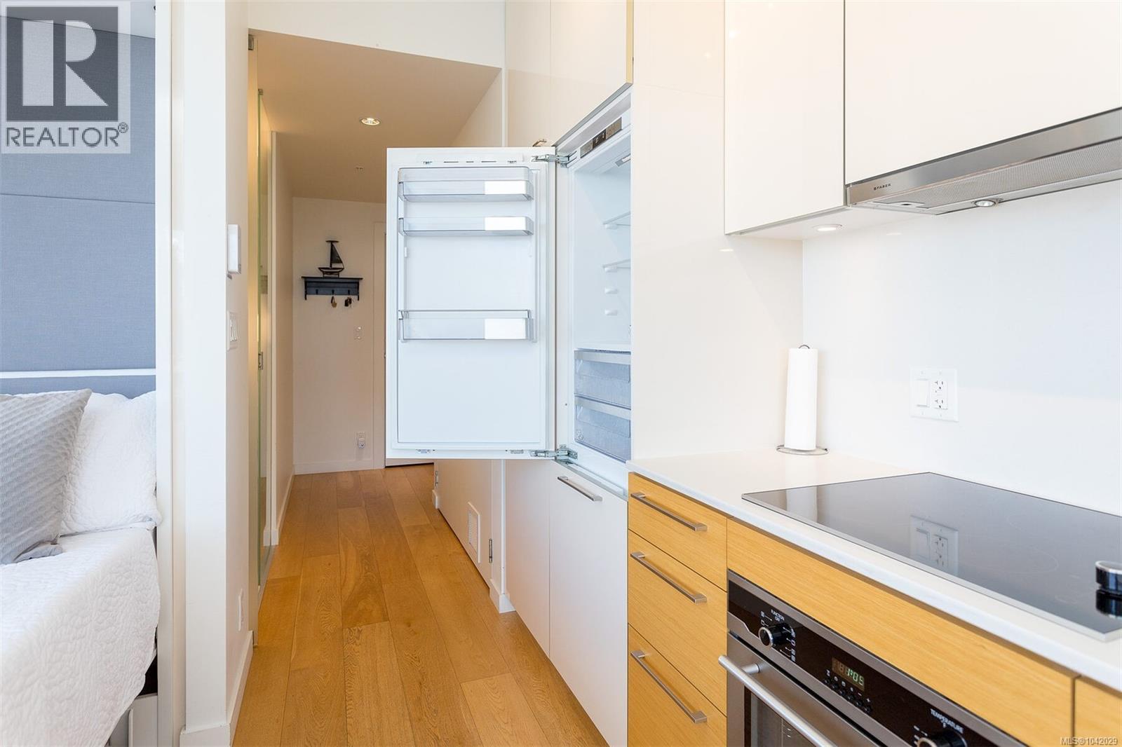 #212B 456 Pandora Ave - 29