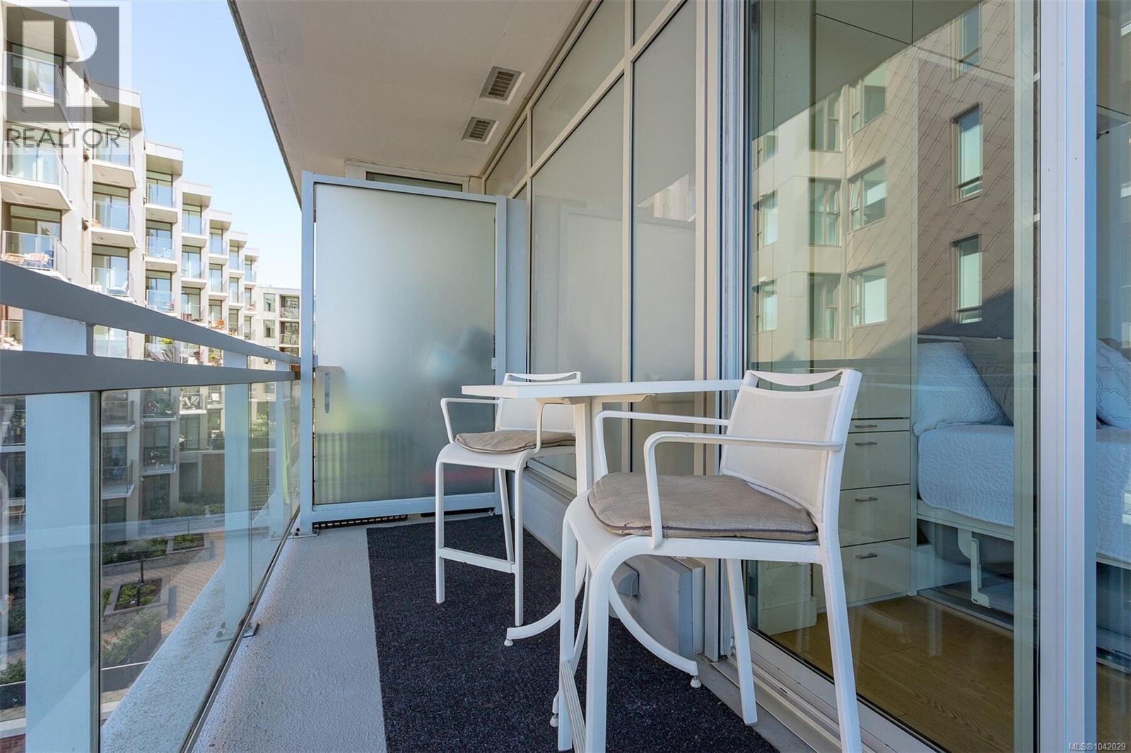 #212B 456 Pandora Ave - 32