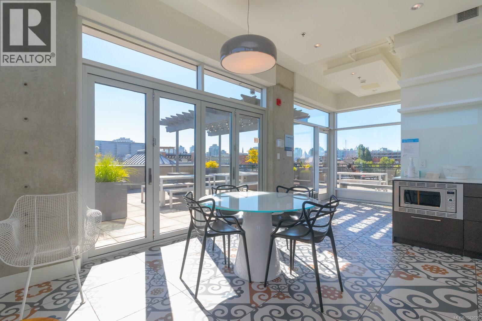 #212B 456 Pandora Ave - 45