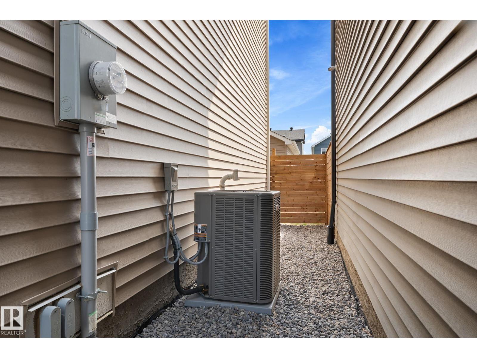 17355 6 ST NE - 37