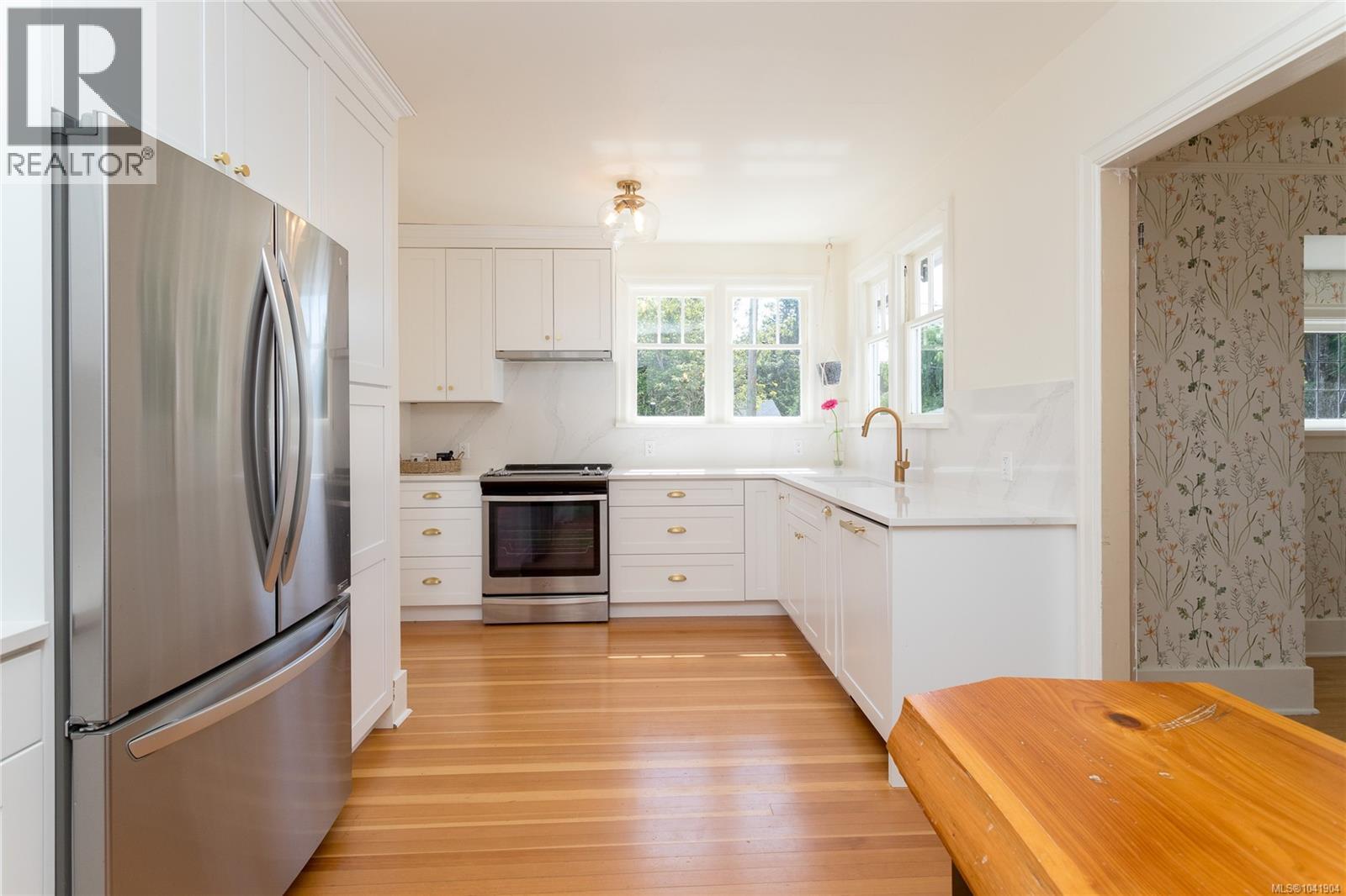 2875 Rockwell Avenue, Saanich