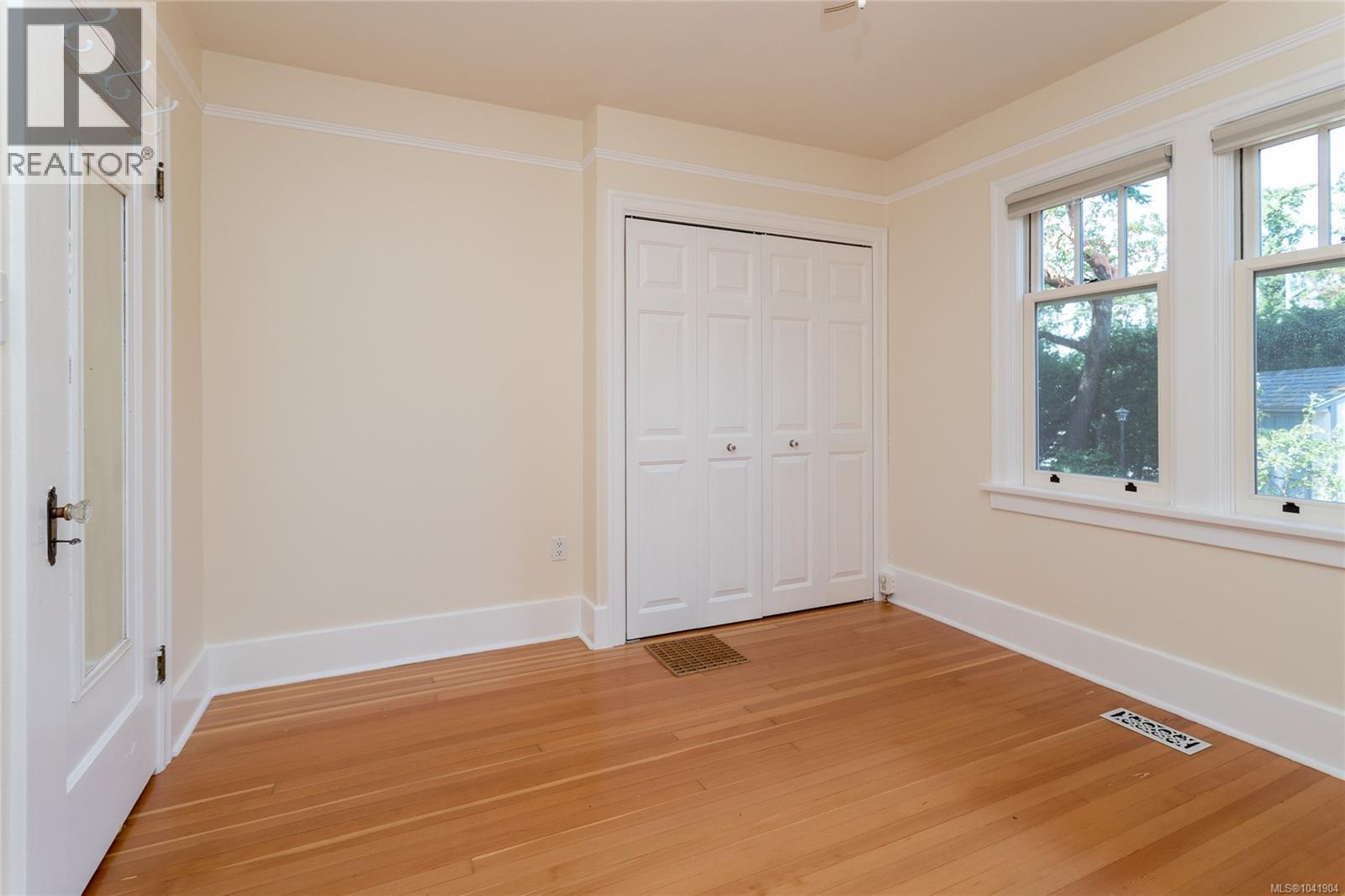  2875 Rockwell Avenue, Saanich