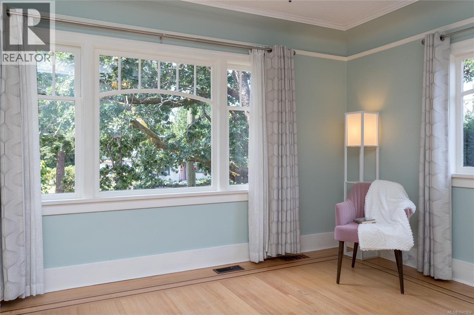 2875 Rockwell Avenue, Saanich