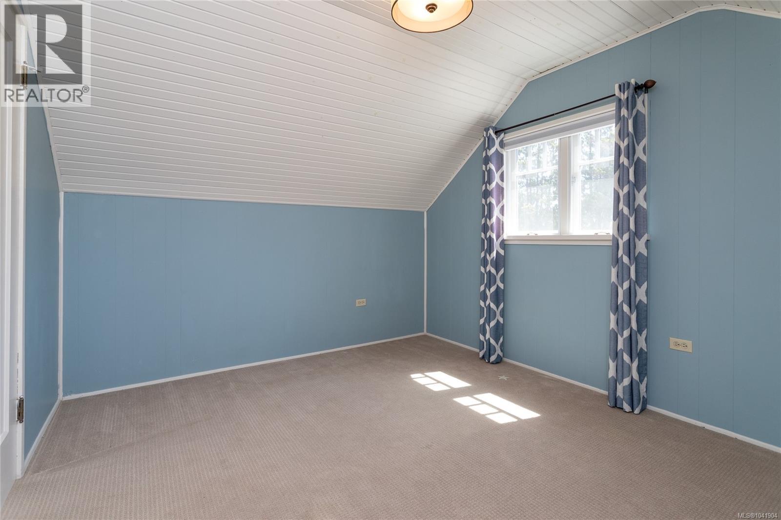  2875 Rockwell Avenue, Saanich