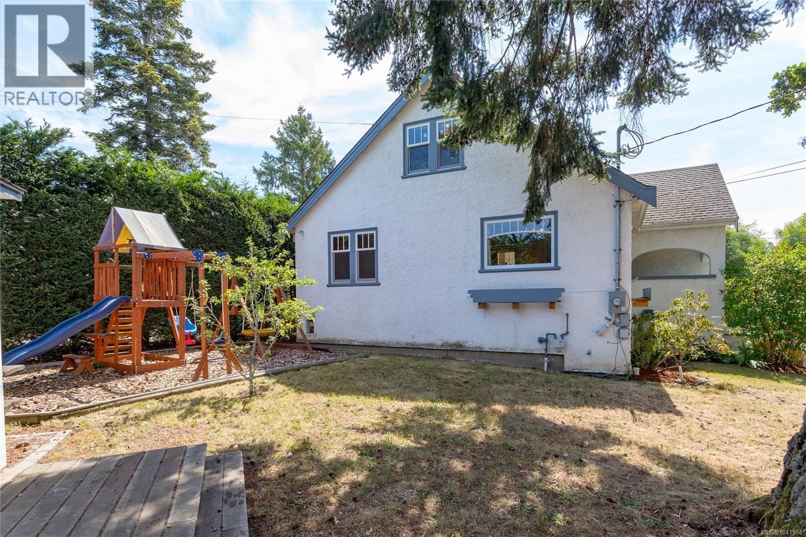  2875 Rockwell Avenue, Saanich