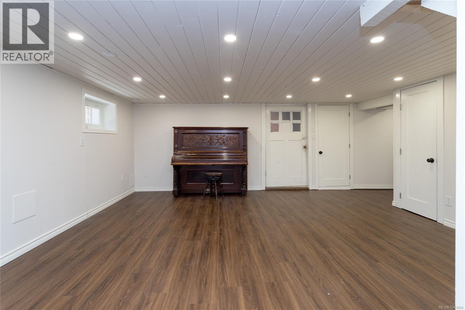  2875 Rockwell Avenue, Saanich