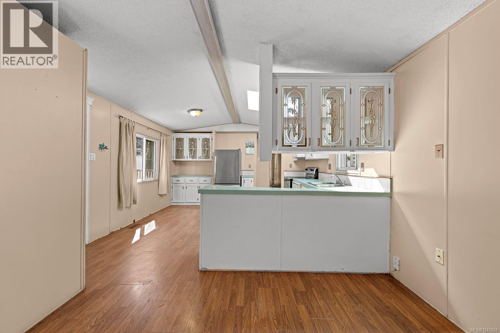 2179 Stadacona Dr - 15