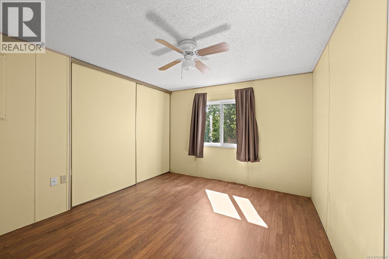 2179 Stadacona Dr - 17