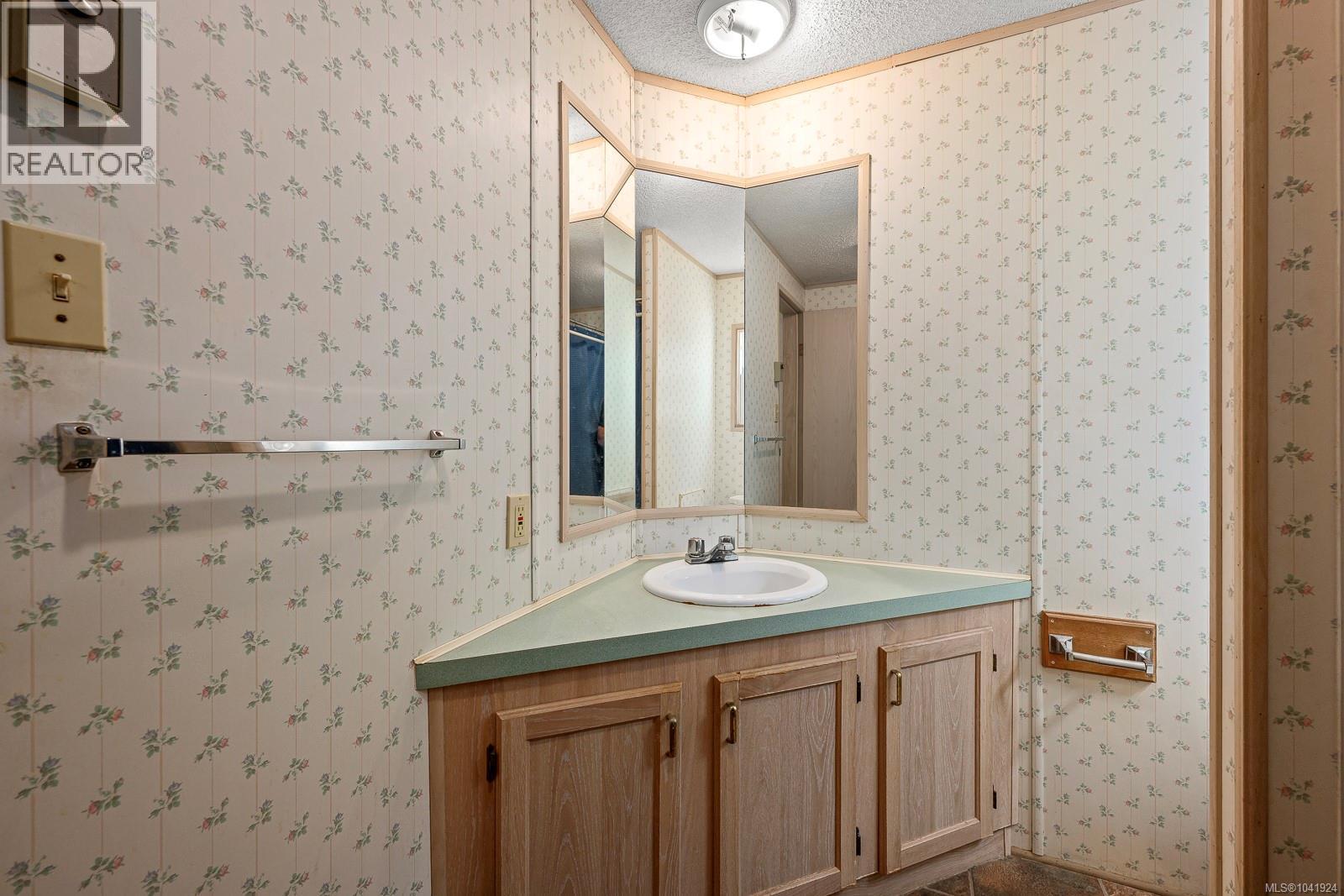 2179 Stadacona Dr - 20