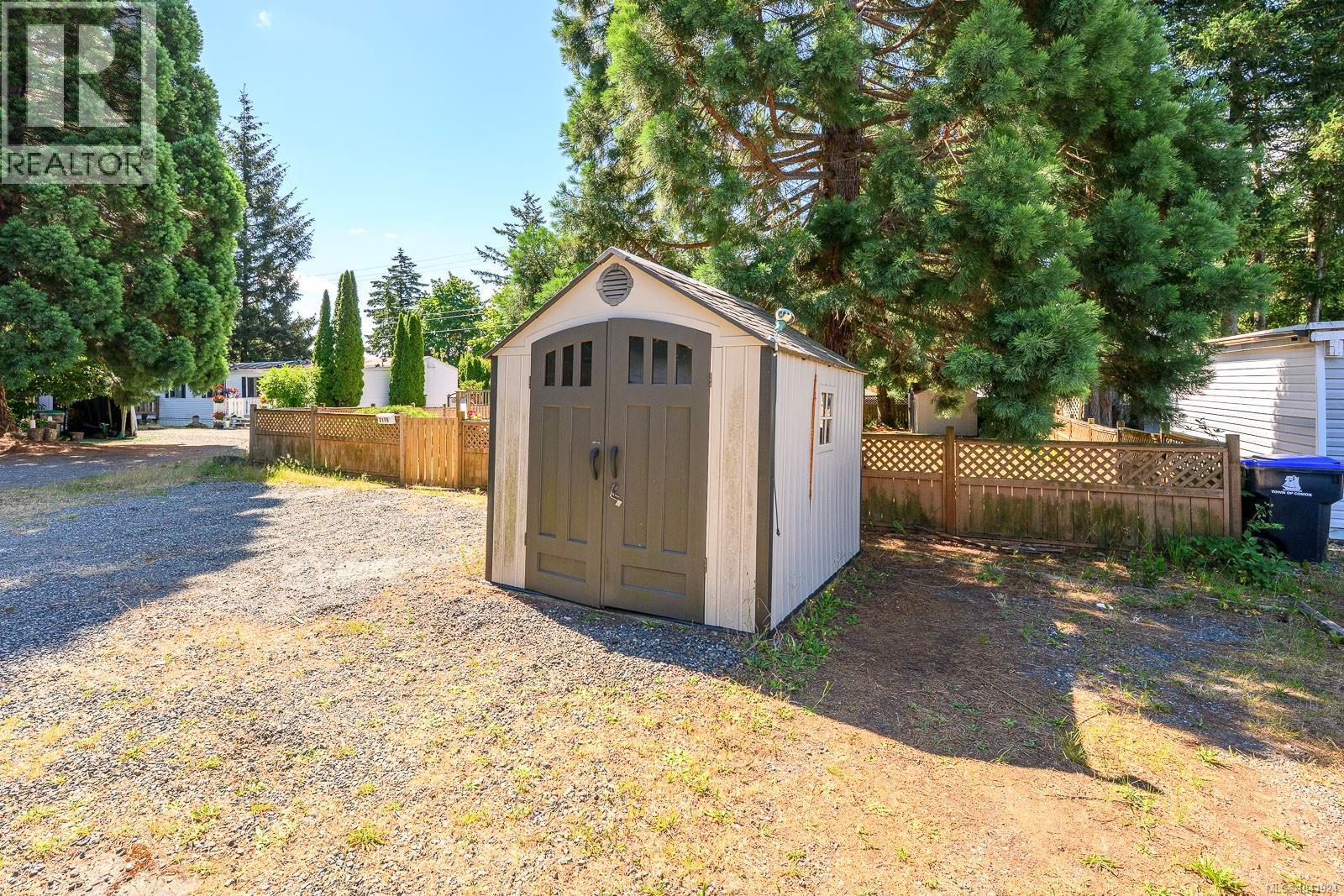 2179 Stadacona Dr - 26