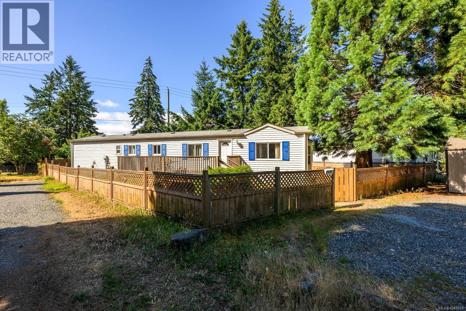 2179 Stadacona Dr - 27