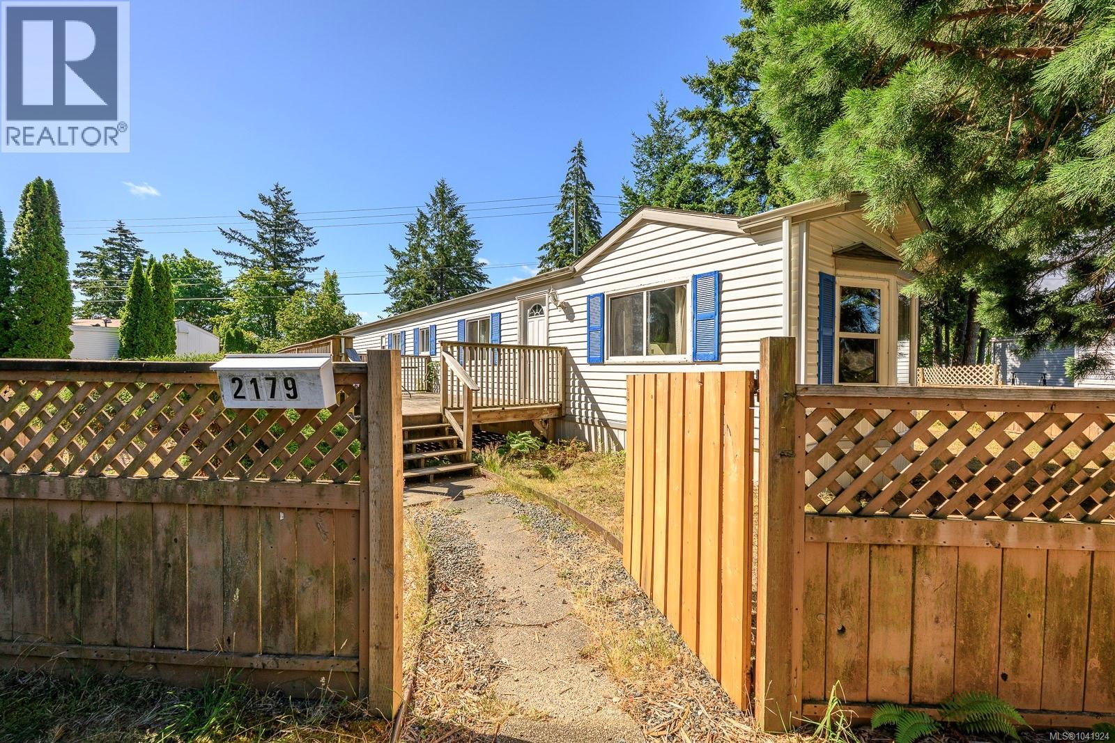 2179 Stadacona Dr - 28
