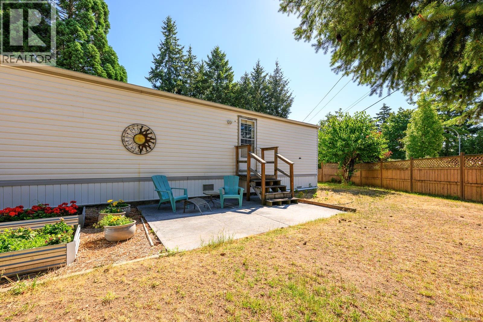 2179 Stadacona Dr - 36