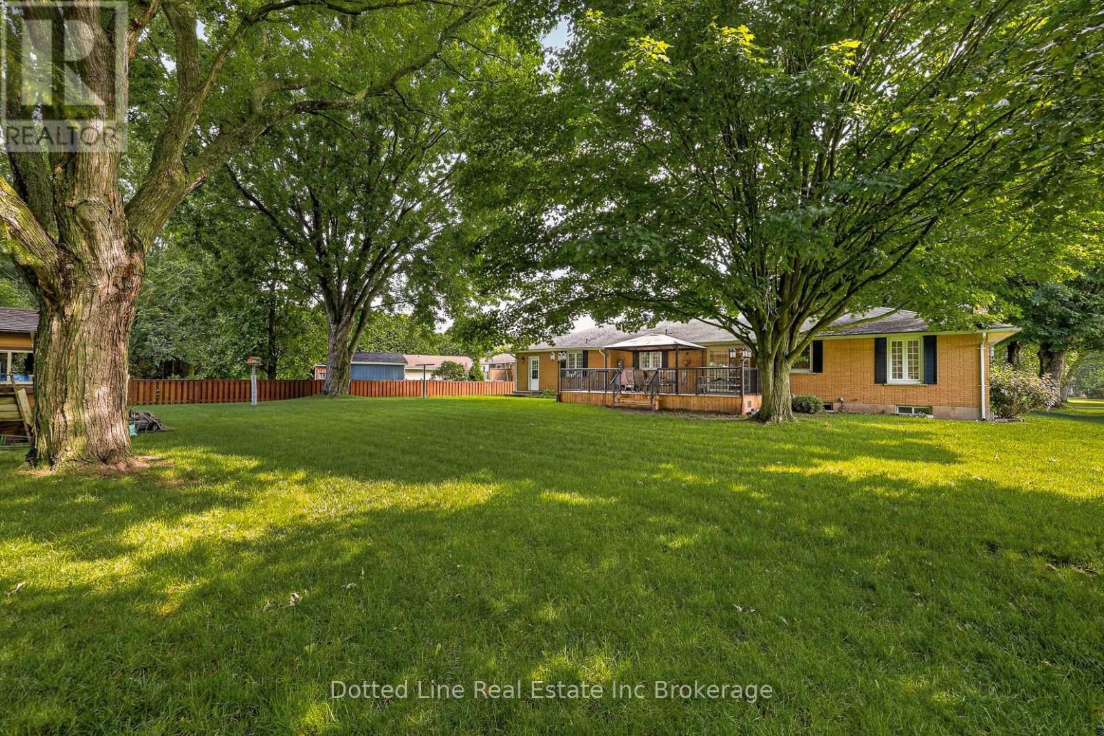 3-bedroom home for sale at 40 PARKDALE AVENUE, Tillsonburg ON · photo 12 of 41