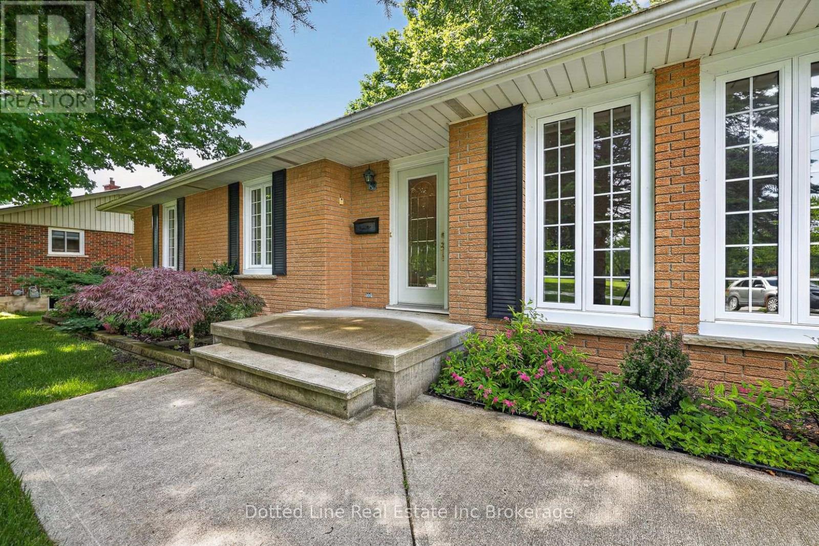 3-bedroom home for sale at 40 PARKDALE AVENUE, Tillsonburg ON · photo 17 of 41