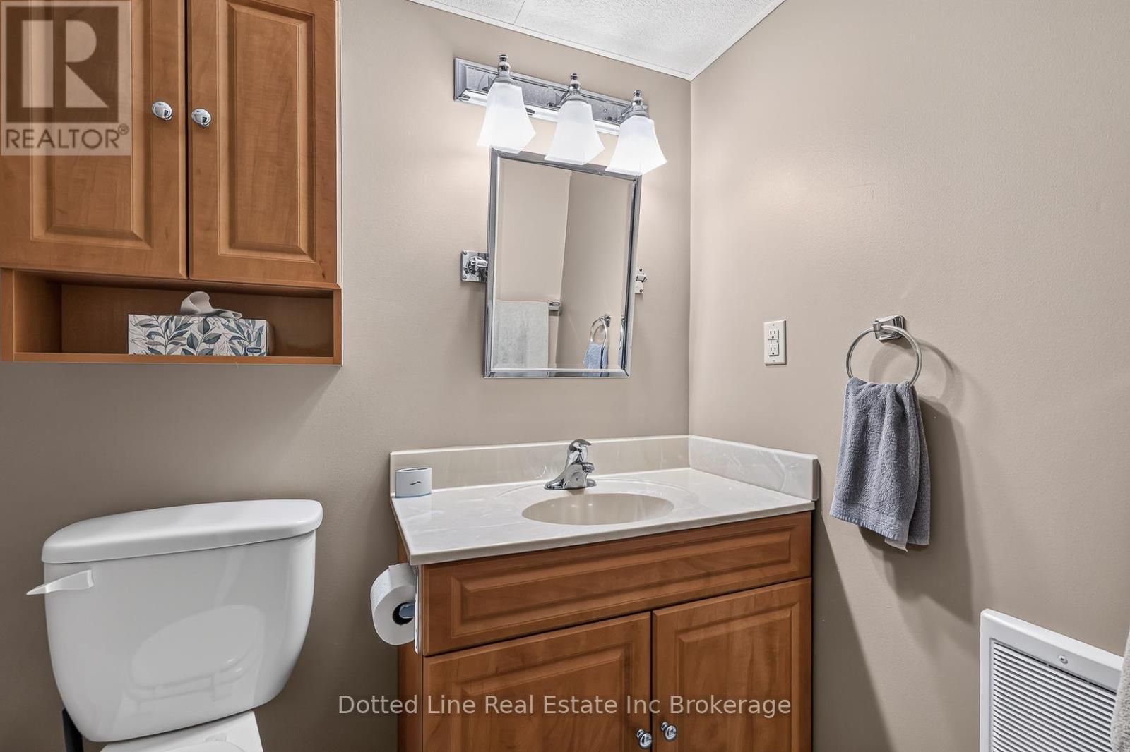 3-bedroom home for sale at 40 PARKDALE AVENUE, Tillsonburg ON · photo 31 of 41