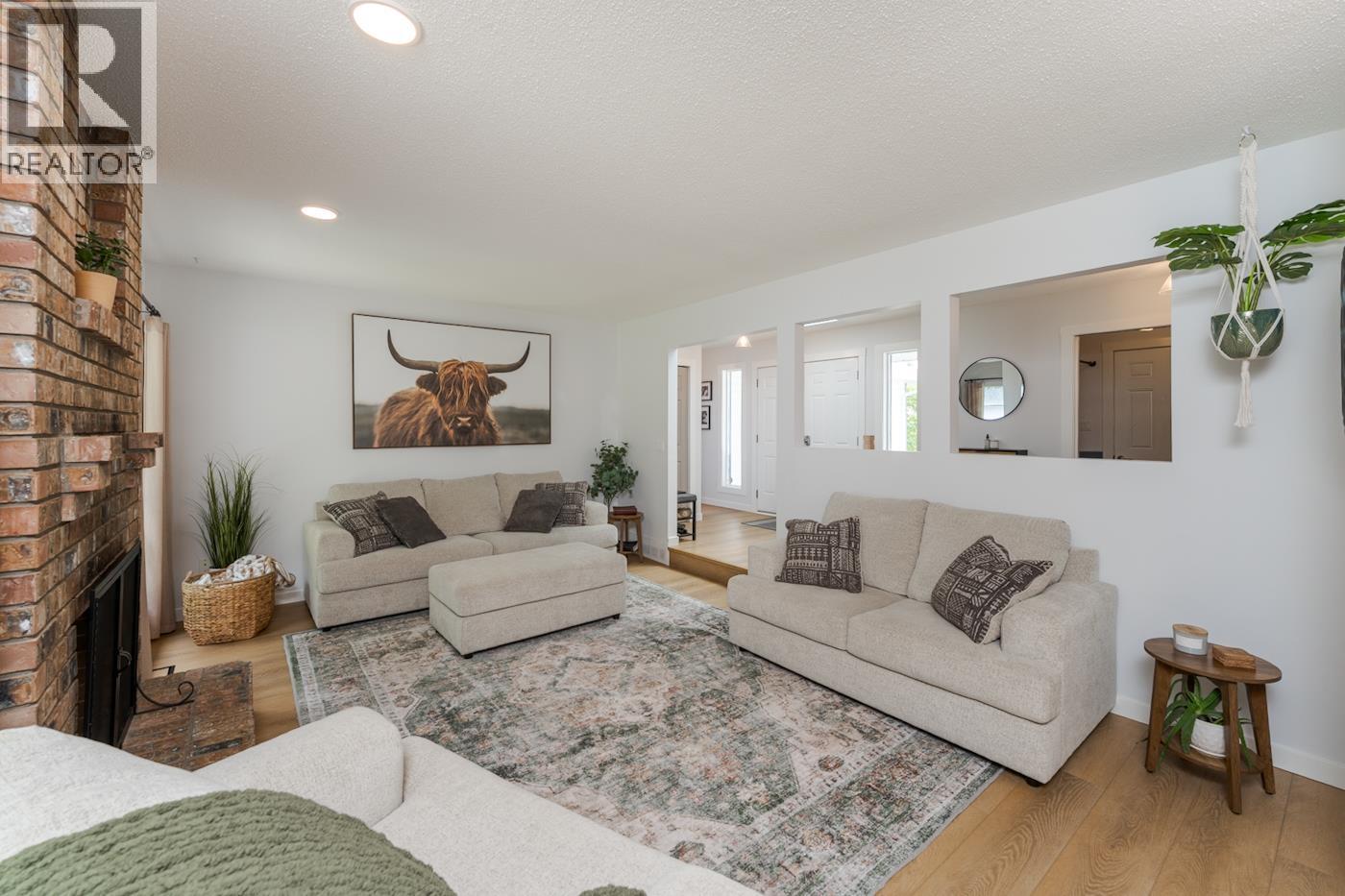 Photo 11 of 40 — 4850 NORTH MEADOW ROAD · Prince George, BC