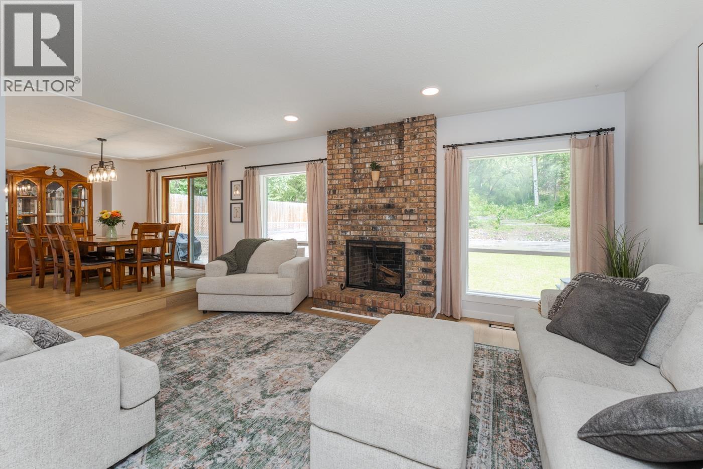 Photo 8 of 40 — 4850 NORTH MEADOW ROAD · Prince George, BC