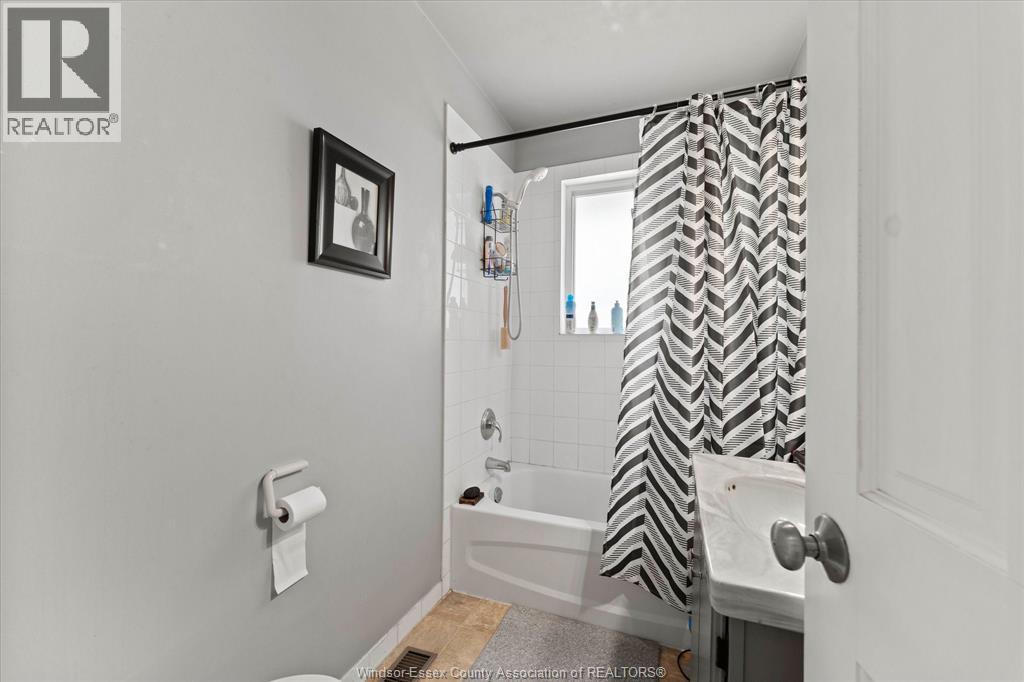 702 Notre Dame STREET - 10
