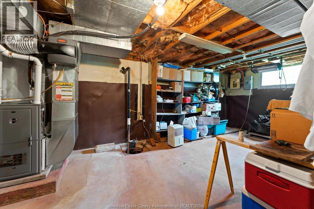 702 Notre Dame STREET - 17