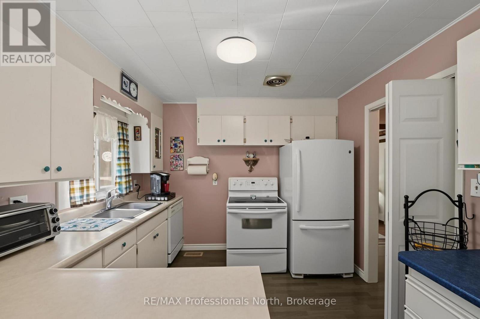 5 STOUFFER STREET - 11