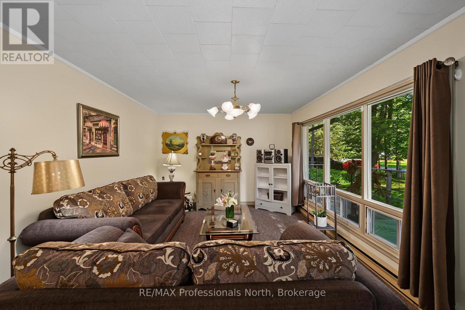 5 STOUFFER STREET - 7