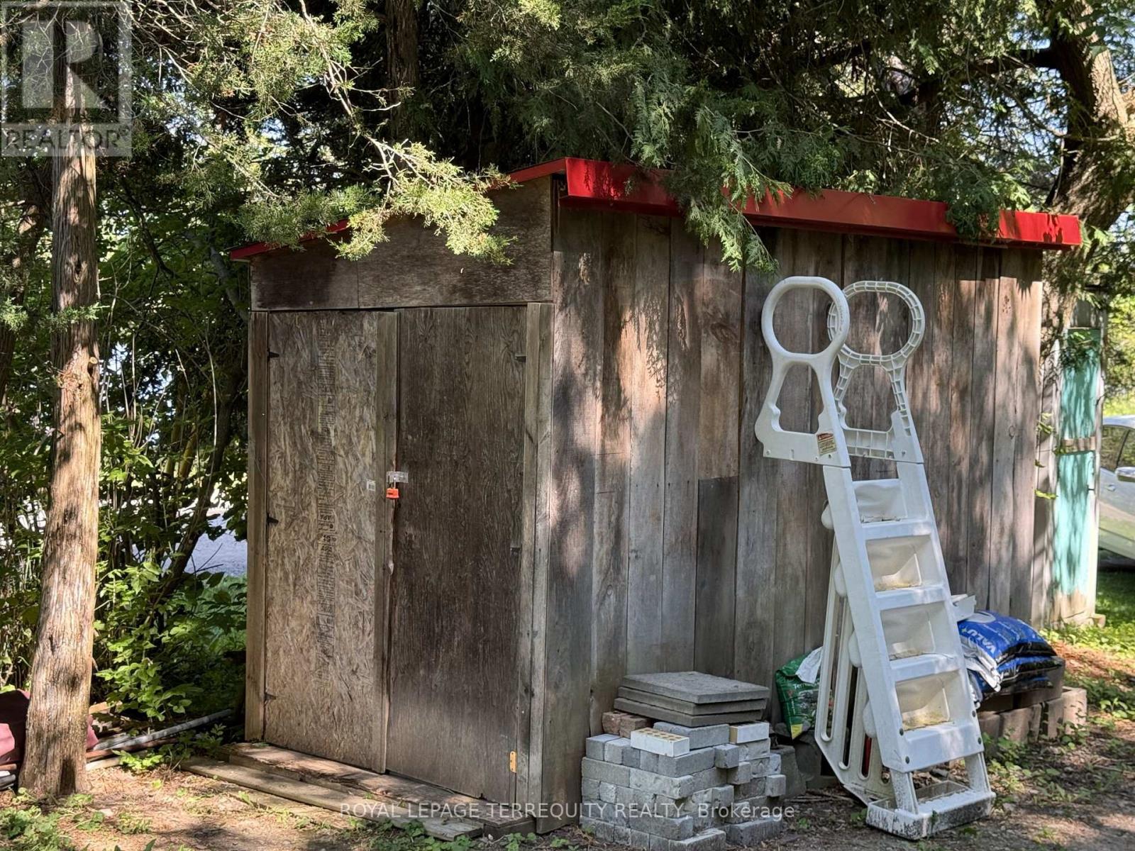 675 HAIGS REACH RD - 31