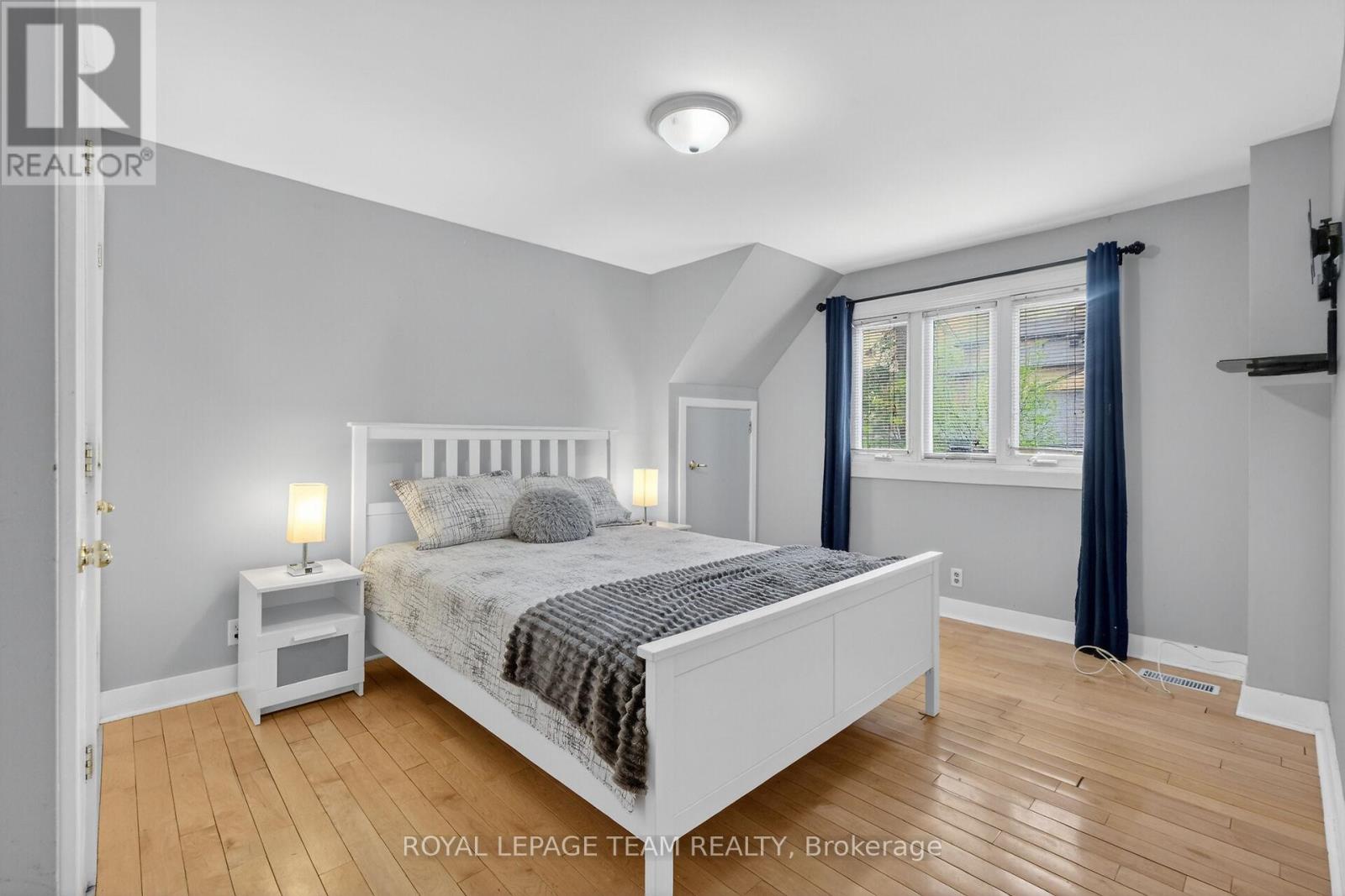 196 PRINCE ALBERT STREET - 11