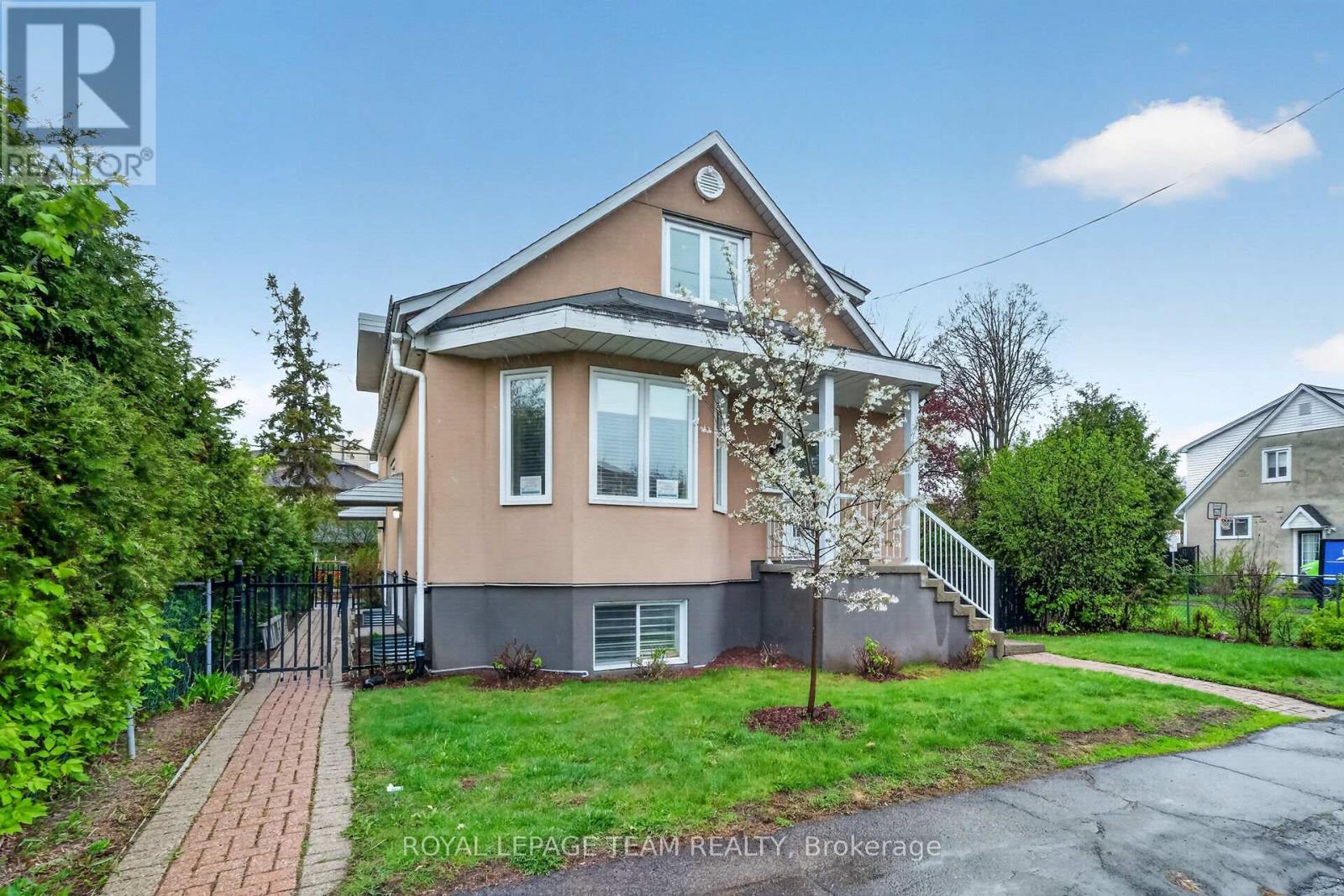 196 PRINCE ALBERT STREET - 2