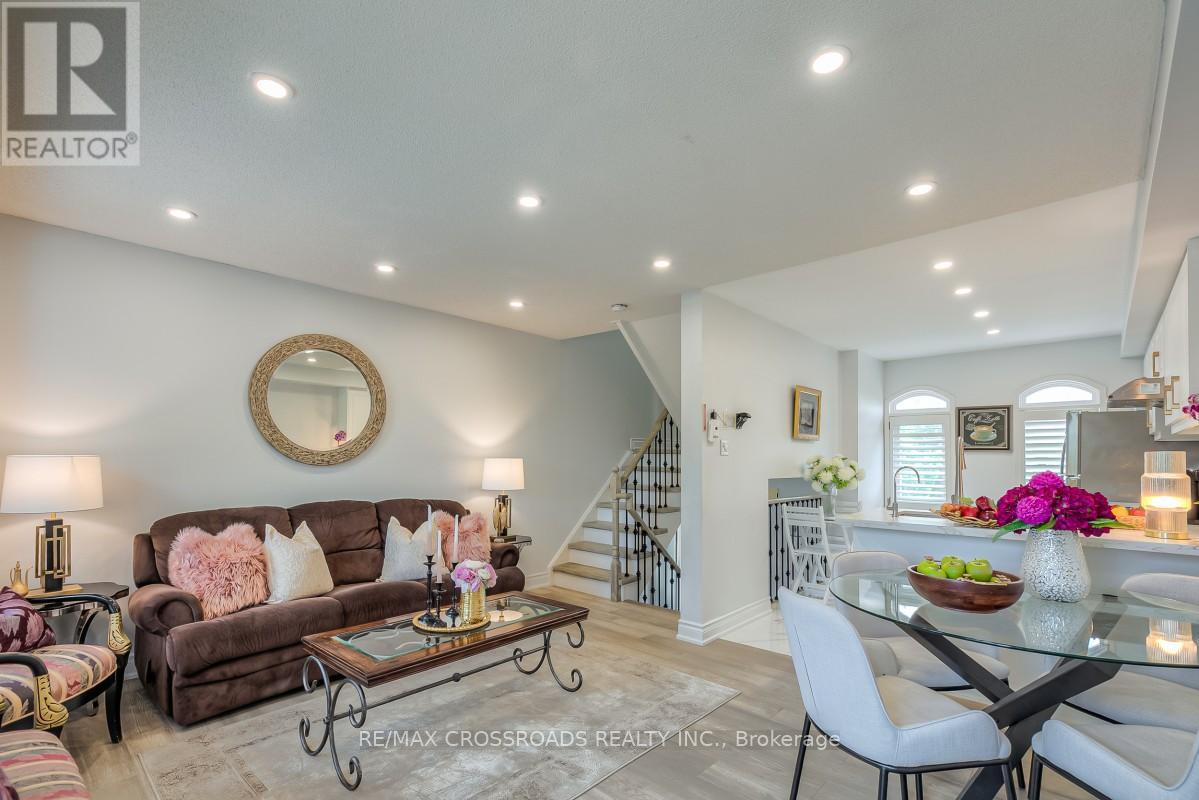 8 LARISSA COURT - 10