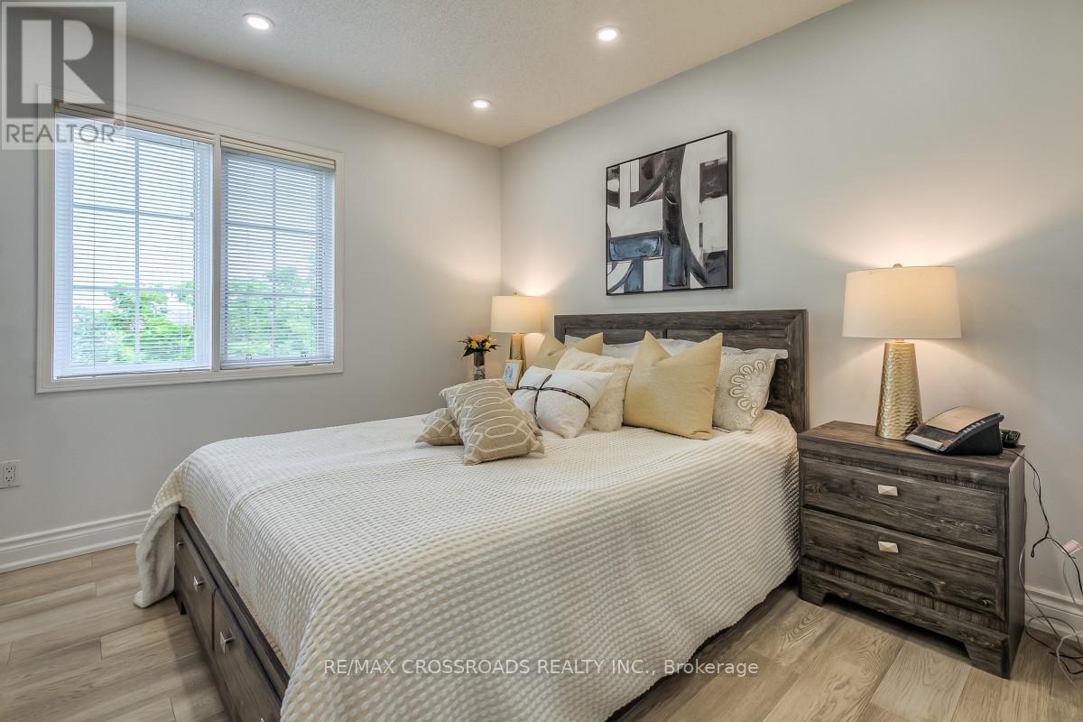 8 LARISSA COURT - 19