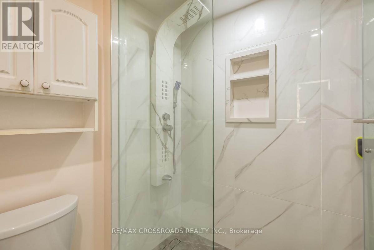8 LARISSA COURT - 23