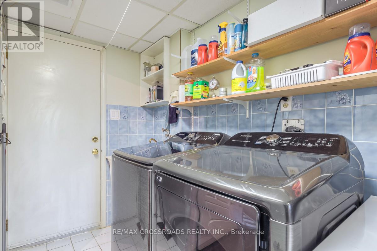 8 LARISSA COURT - 29