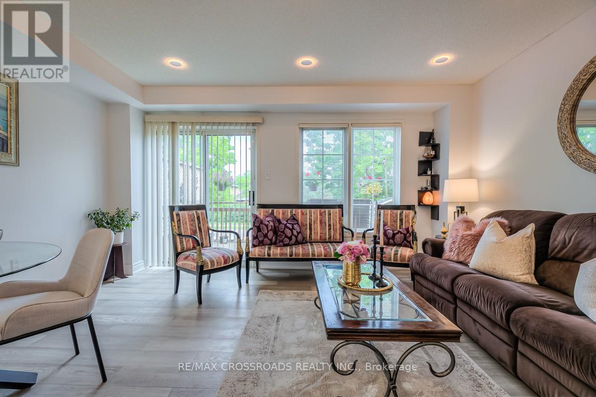 8 LARISSA COURT - 6