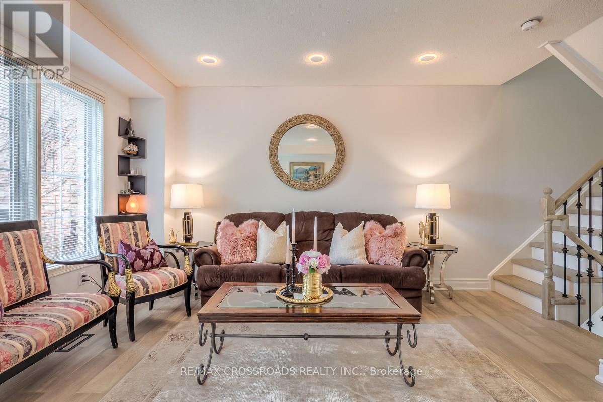 8 LARISSA COURT - 8