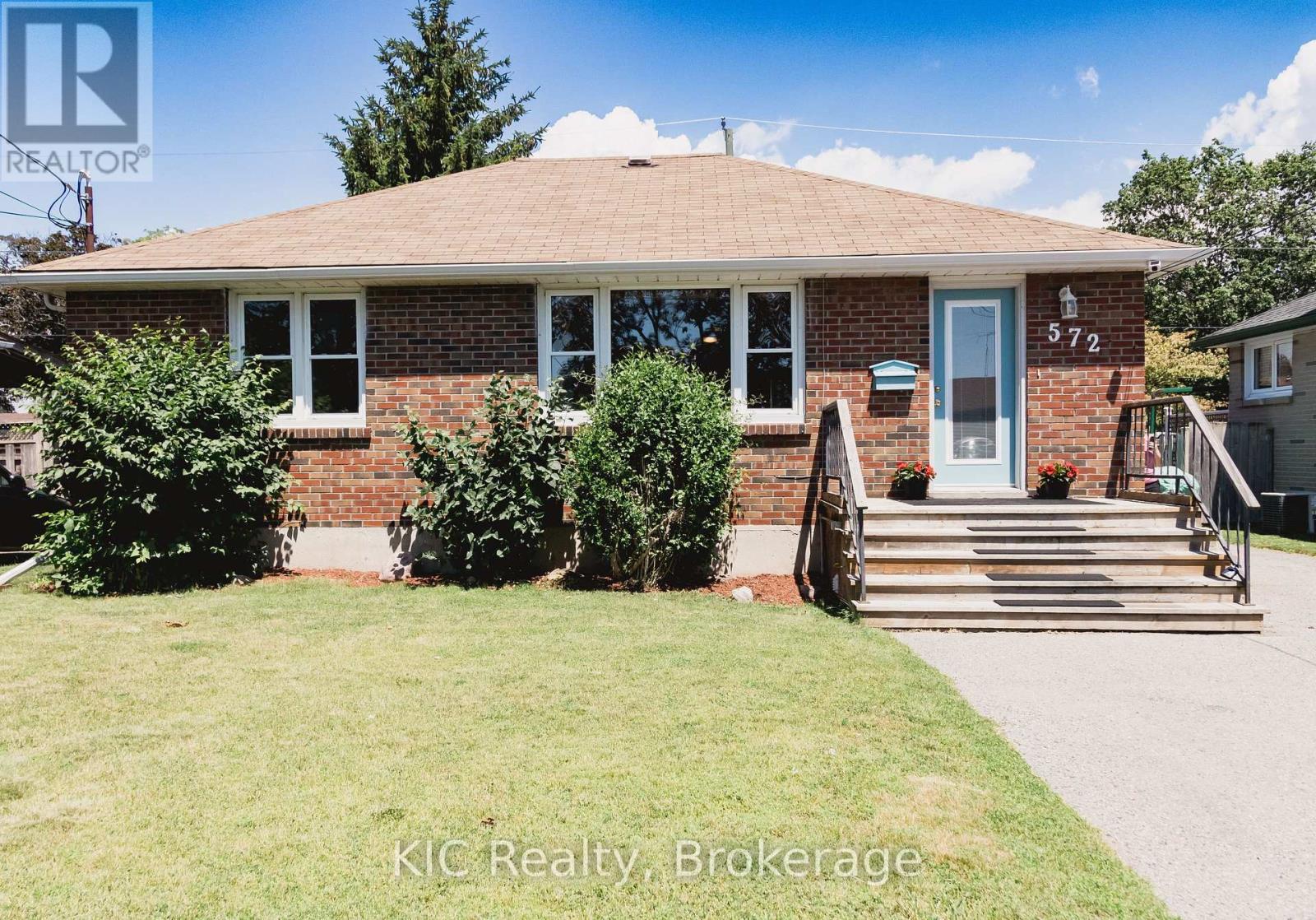 572 SHIRLEY STREET - 1