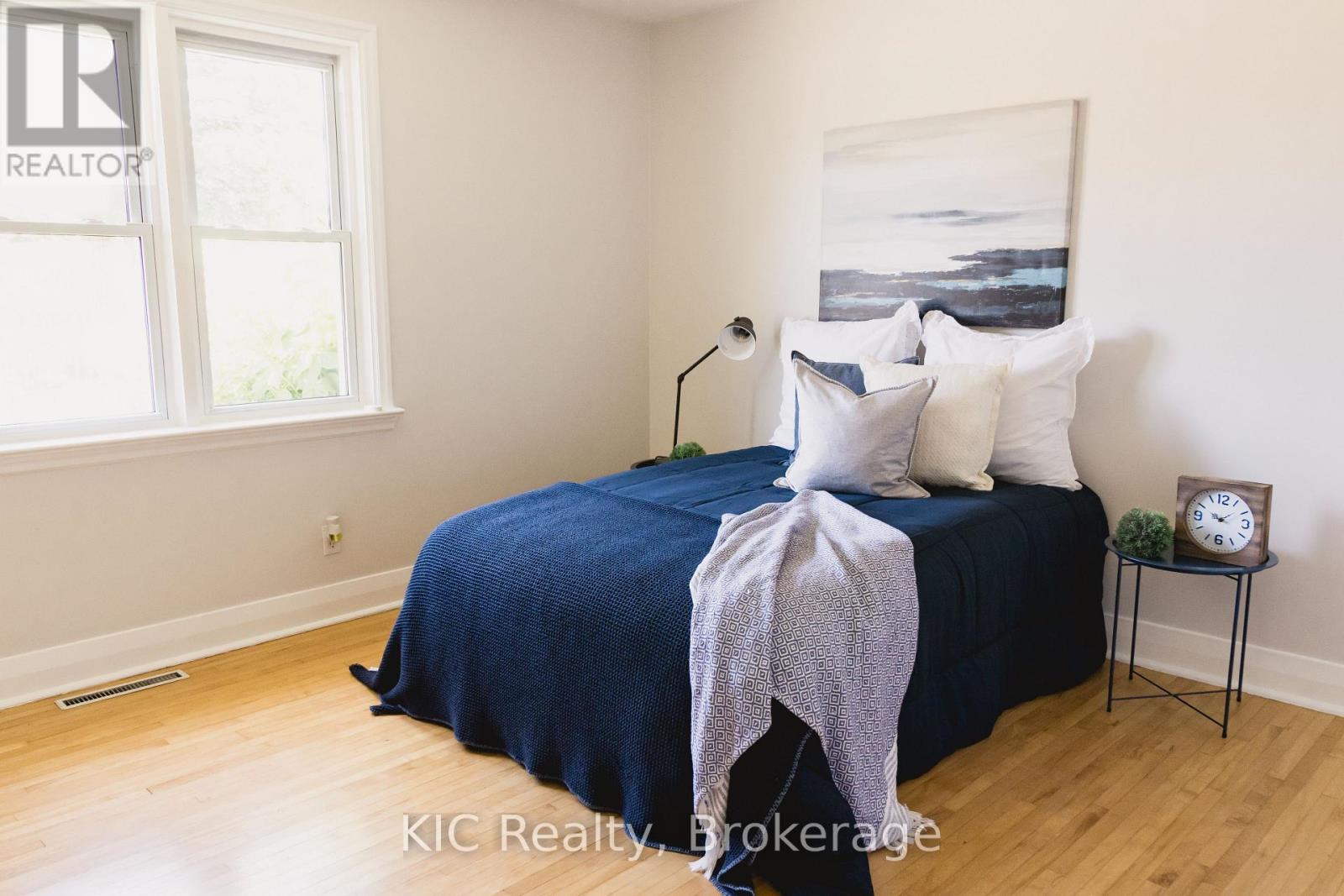 572 SHIRLEY STREET - 12