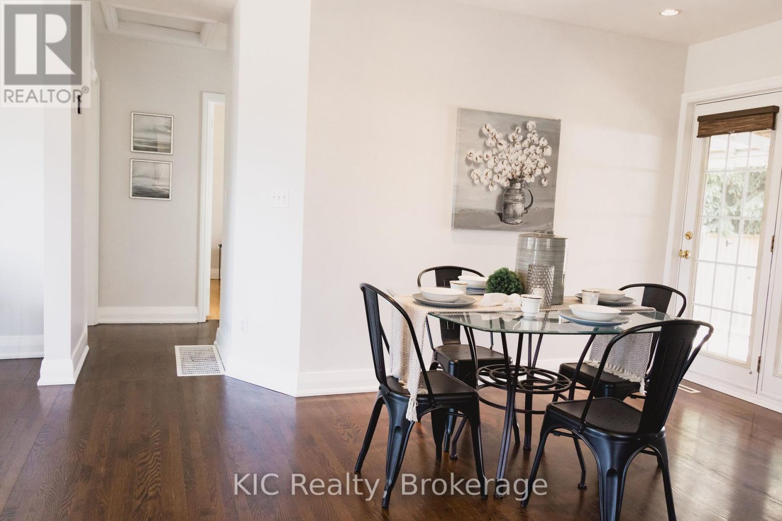 572 SHIRLEY STREET - 14