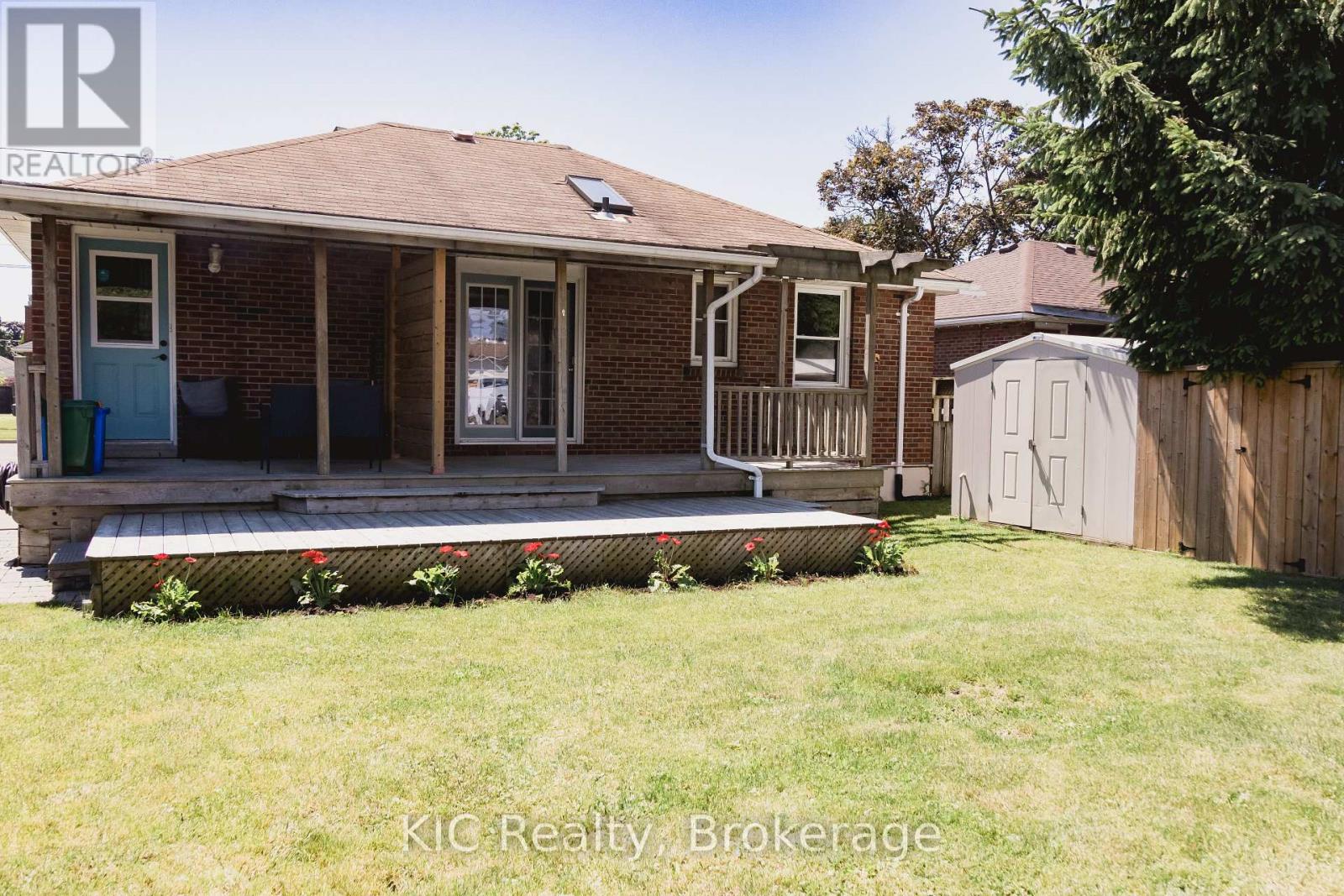 572 SHIRLEY STREET - 18