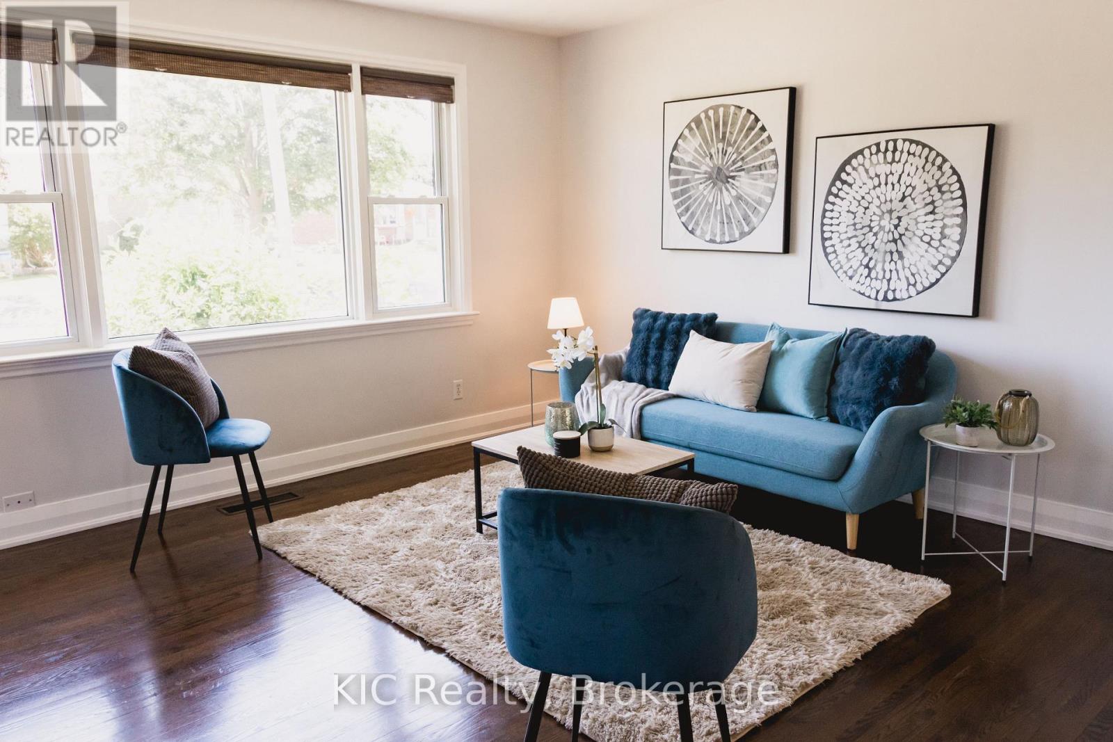 572 SHIRLEY STREET - 4